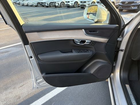 Certified 2025 Volvo XC90 B6 Plus image 14