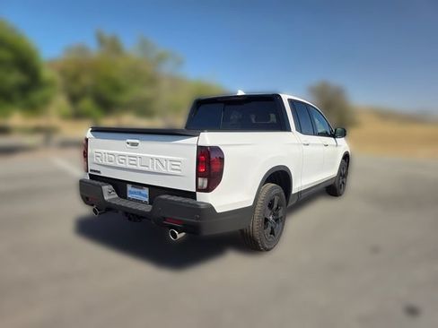 New 2026 Honda Ridgeline Black Edition image 6