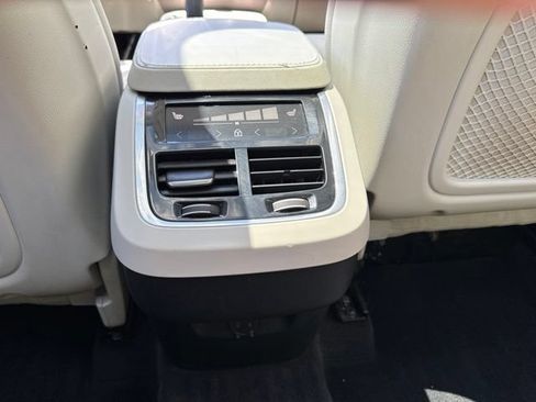 Used 2025 Volvo XC90 B6 Plus w/ Protection Package Premier AWD/4WD image 17