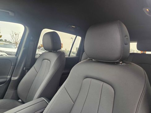 Used 2025 Mercedes-Benz GLB 250 GLB 250 image 24