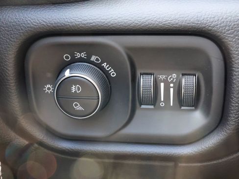 New 2026 RAM 2500 Laramie AWD/4WD image 30
