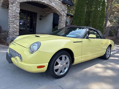 Used 2002 Ford Thunderbird RWD image 2