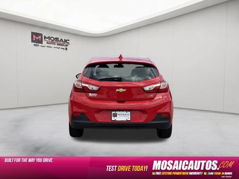 Used 2018 Chevrolet Cruze LT w/ Convenience Package FWD image 6