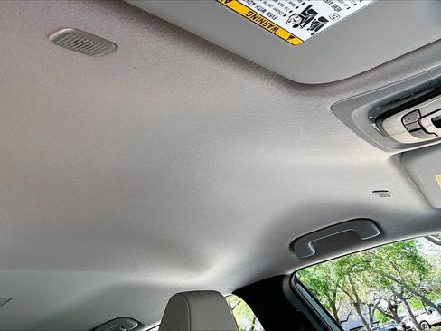 Used 2026 Toyota Corolla Cross L image 26