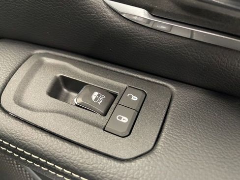New 2026 RAM 1500 Laramie AWD/4WD image 27