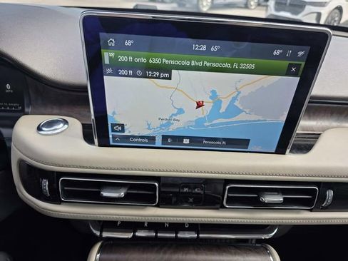 Used 2020 Lincoln Aviator Reserve w/ Equipment Group 202A image 10