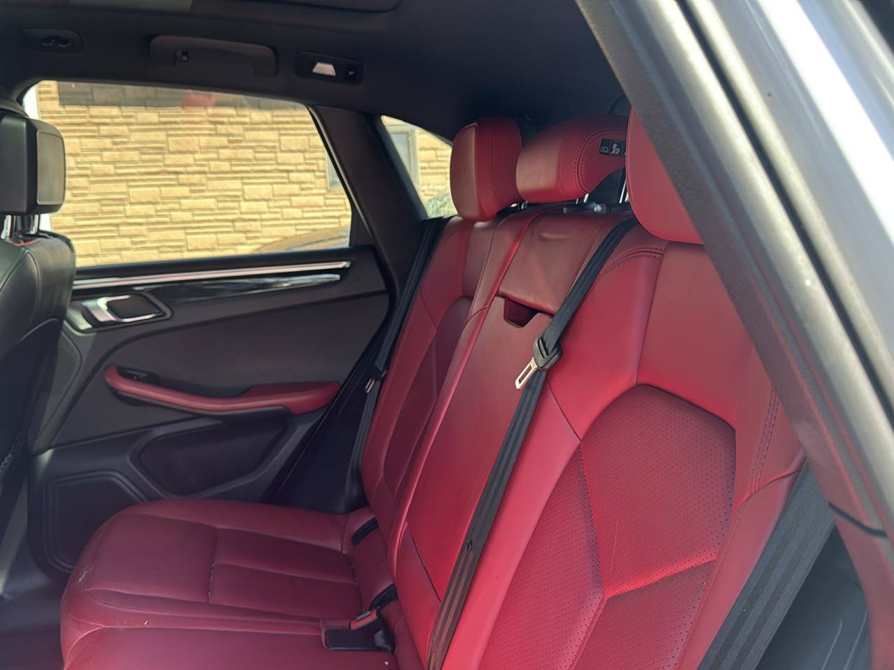 Used 2020 Porsche Macan AWD/4WD image 20
