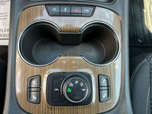 Used 2021 GMC Acadia SLE w/ Driver Convenience Package AWD/4WD image 32