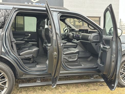 Used 2025 Ford Expedition Platinum w/ Stealth Appearance Package image 30