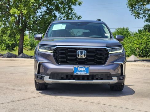 Used 2025 Honda Pilot Elite image 2