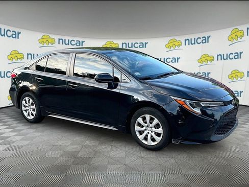 Used 2021 Toyota Corolla LE FWD image 1
