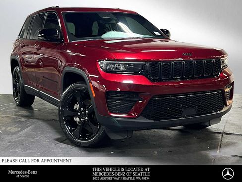 Used 2023 Jeep Grand Cherokee Altitude AWD/4WD image 1