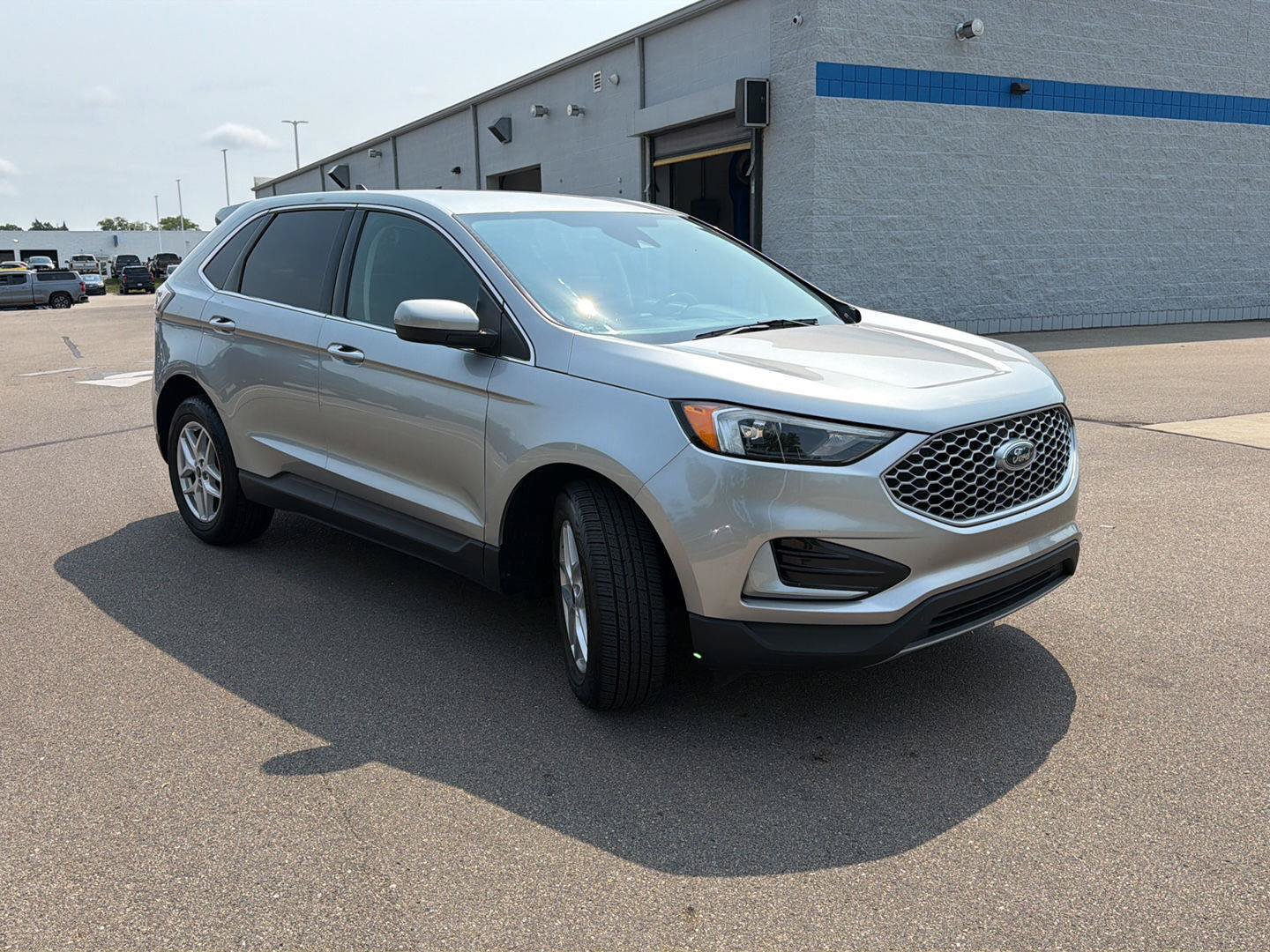 Used 2024 Ford Edge SEL AWD/4WD image 9