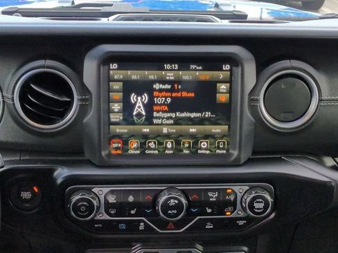 Used 2022 Jeep Wrangler Unlimited Sahara w/ Cold Weather Group AWD/4WD image 17