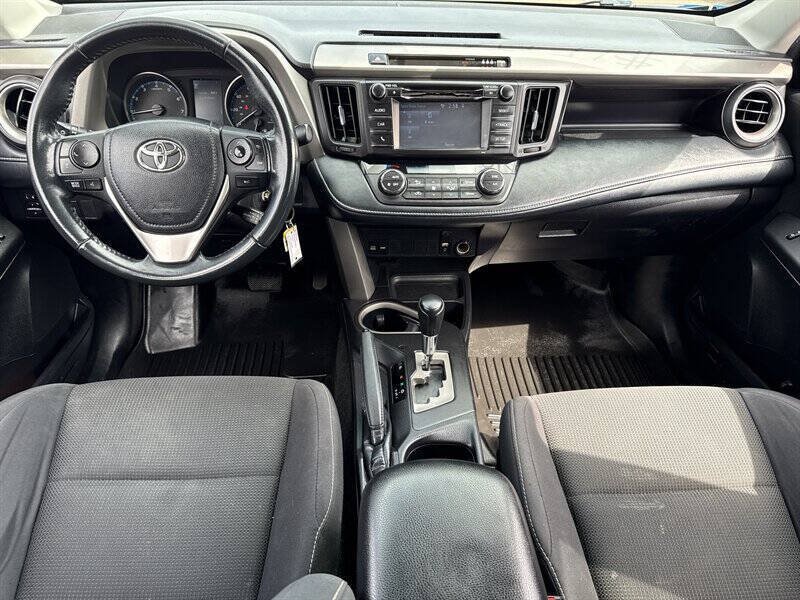 Used 2018 Toyota RAV4 XLE w/ Carpet Mat Package FWD image 24