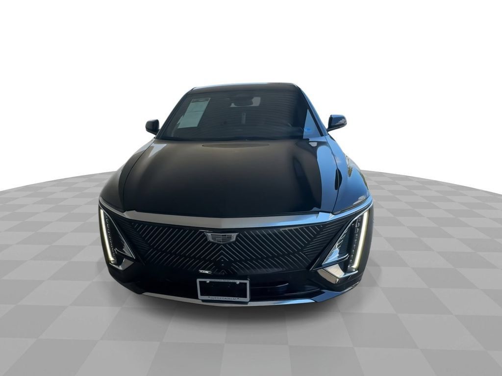 Certified 2024 Cadillac Lyriq Luxury AWD/4WD image 3