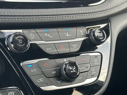 New 2026 Chrysler Pacifica Limited w/ S Appearance Package FWD image 34