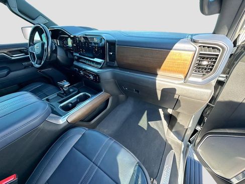 Used 2024 Chevrolet Silverado 1500 High Country image 29