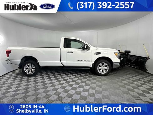 Used 2017 Nissan Titan SV AWD/4WD image 9