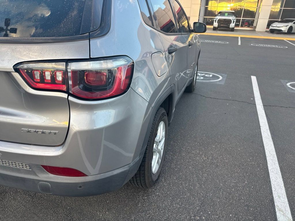 Used 2018 Jeep Compass Sport w/ Tech Group AWD/4WD image 4