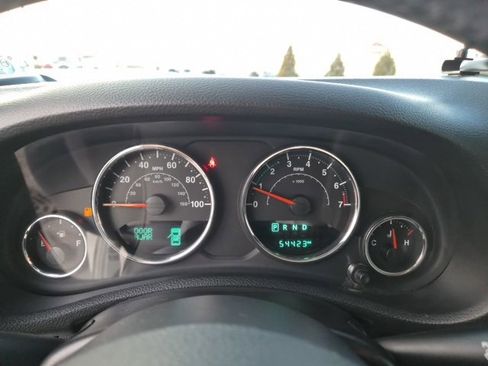 Used 2016 Jeep Wrangler Sahara w/ Connectivity Group image 16