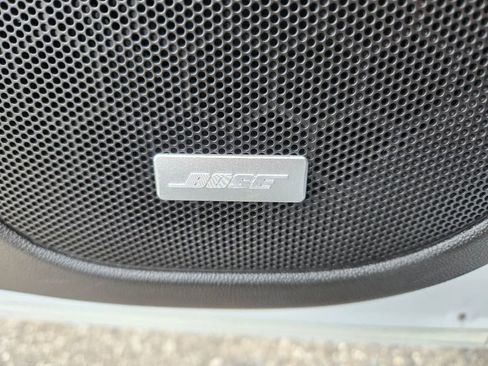 Used 2023 GMC Acadia SLE w/ Driver Convenience Package image 17