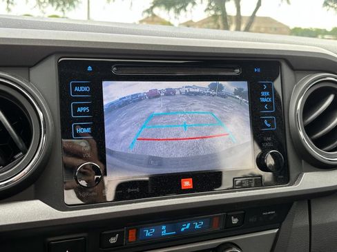 Used 2019 Toyota Tacoma TRD Off-Road AWD/4WD image 10