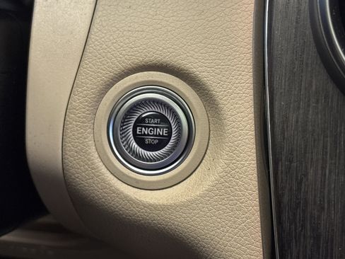 Used 2022 Mercedes-Benz GLC 300 4MATIC image 22