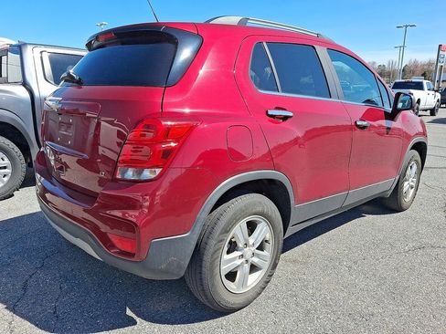 Used 2019 Chevrolet Trax LT w/ Sun & Sound Package image 5