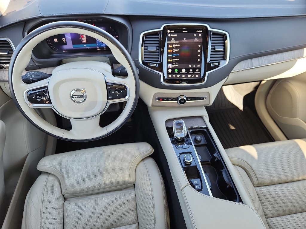 Used 2023 Volvo XC90 T8 Ultimate AWD/4WD image 15