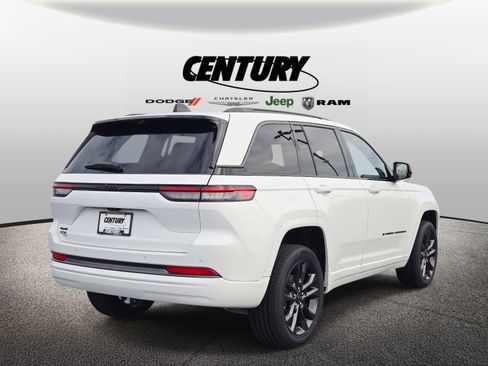 New 2026 Jeep Grand Cherokee Limited Reserve image 3