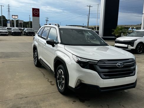 Used 2026 Subaru Forester Premium AWD/4WD image 10