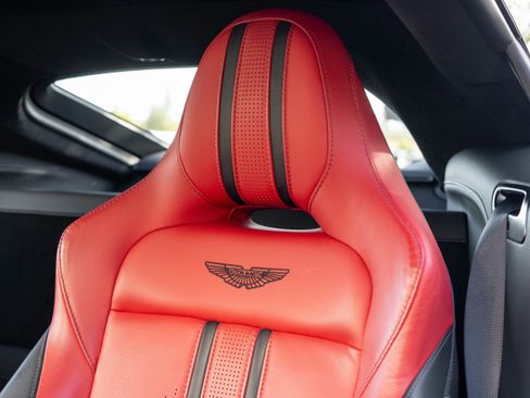 Used 2023 Aston Martin V8 Vantage Coupe image 5
