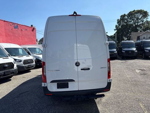 Used 2025 Mercedes-Benz Sprinter 2500 image 6