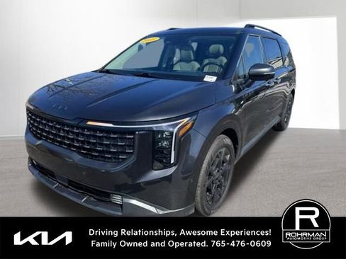 Used 2025 Kia Carnival SX Prestige image 1