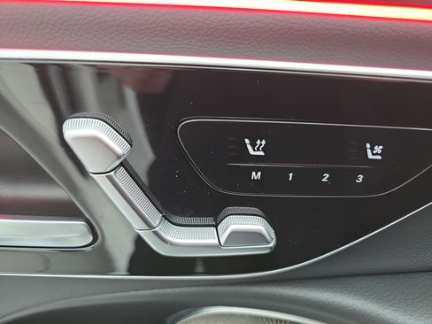 Used 2025 Mercedes-Benz E 350 Sedan image 29