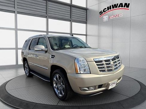 Used 2008 Cadillac Escalade AWD image 2
