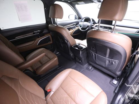 Used 2022 Kia Telluride SX w/ SX Prestige Package image 12