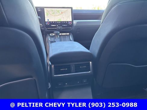Used 2024 Lexus GX 550 image 22