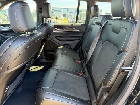 New 2026 Jeep Grand Cherokee 4WD image 24