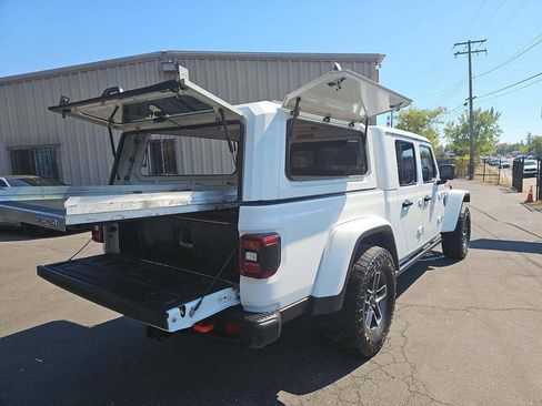 Used 2024 Jeep Gladiator Mojave AWD/4WD image 6