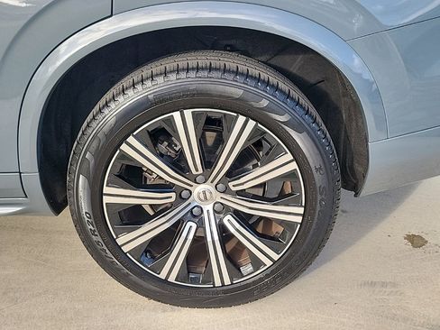 Used 2023 Volvo XC90 B5 Core w/ Protection Package Premier image 4