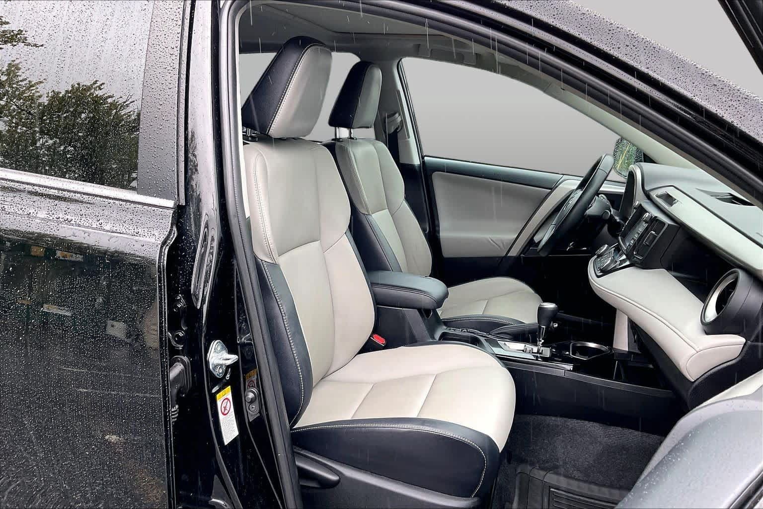 Used 2016 Toyota RAV4 Limited FWD image 8