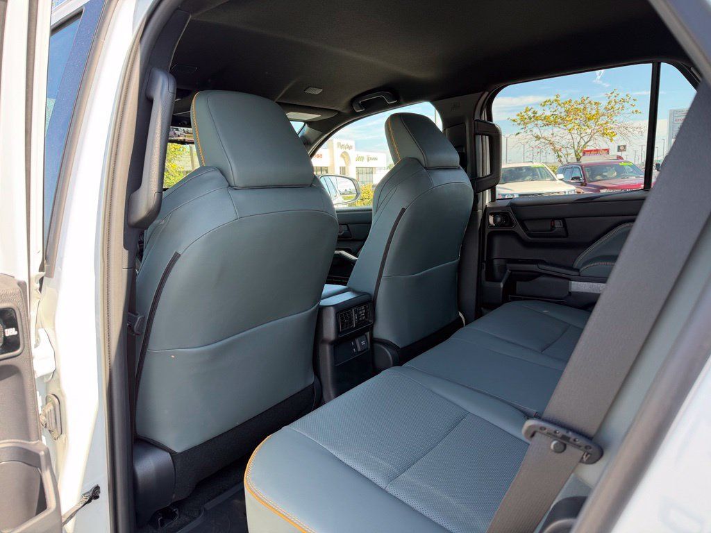 Used 2025 Toyota 4Runner Trailhunter AWD/4WD image 30