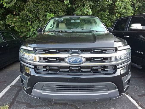 Used 2024 Ford Expedition Limited AWD/4WD image 2