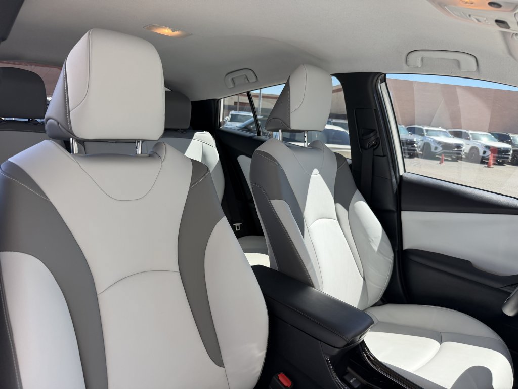 Used 2020 Toyota Prius Prime XLE FWD image 37