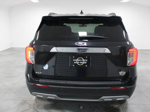 Used 2023 Ford Explorer XLT w/ Equipment Group 202A image 8