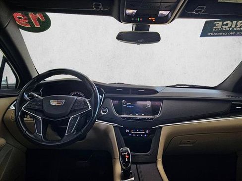 Used 2019 Cadillac XT5 FWD image 14