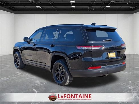 Certified 2024 Jeep Grand Cherokee L Laredo image 3