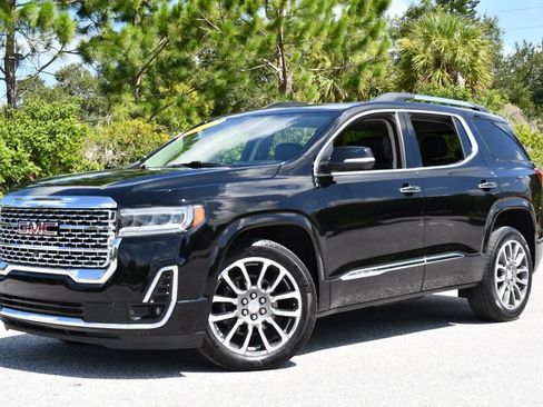 Used 2021 GMC Acadia Denali w/ Denali Technology Package FWD image 23